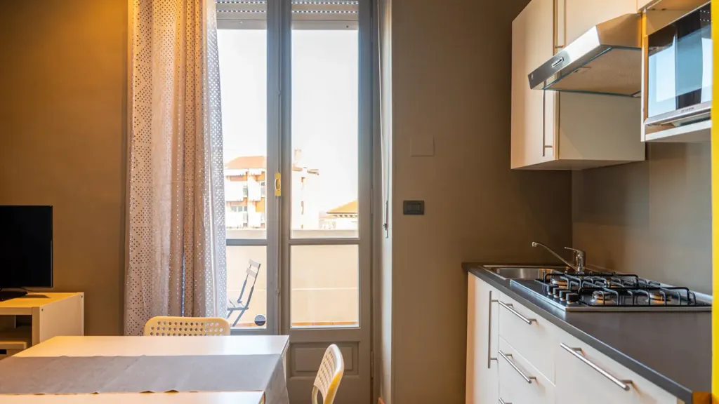 Cuisine - Panoramic Apartment with Balcony in Turin