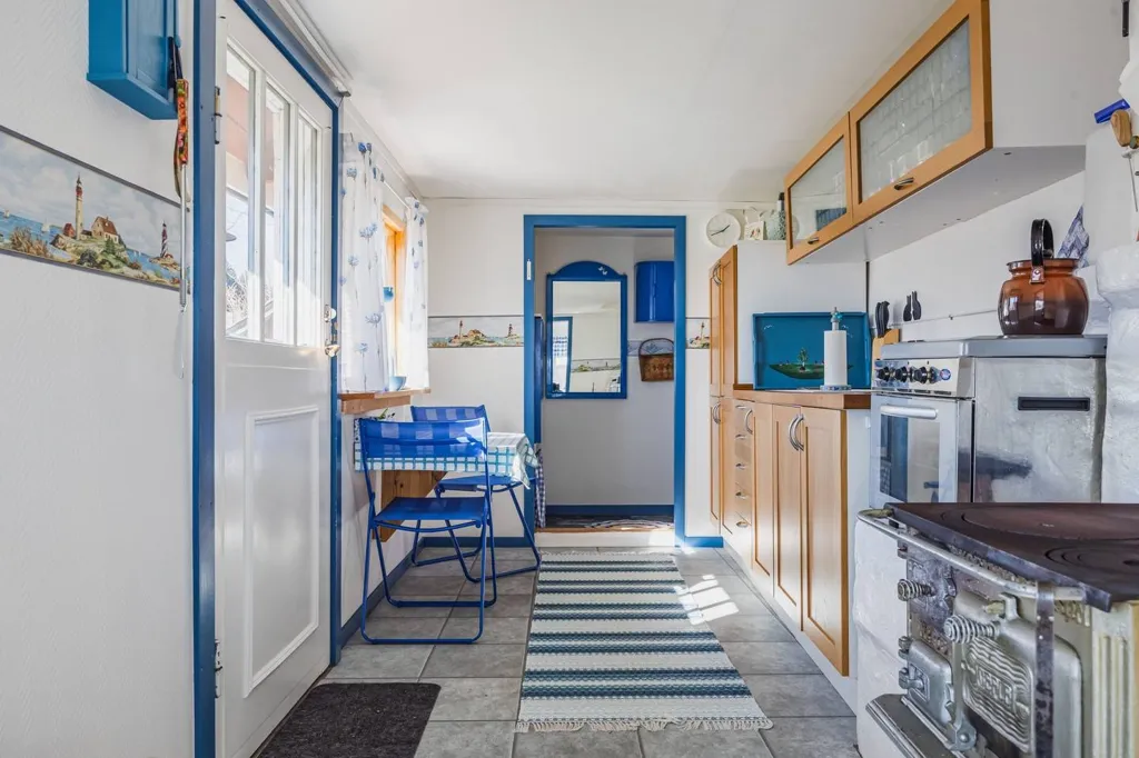 Kitchen - Cottage with Private Beachfront near Gävle