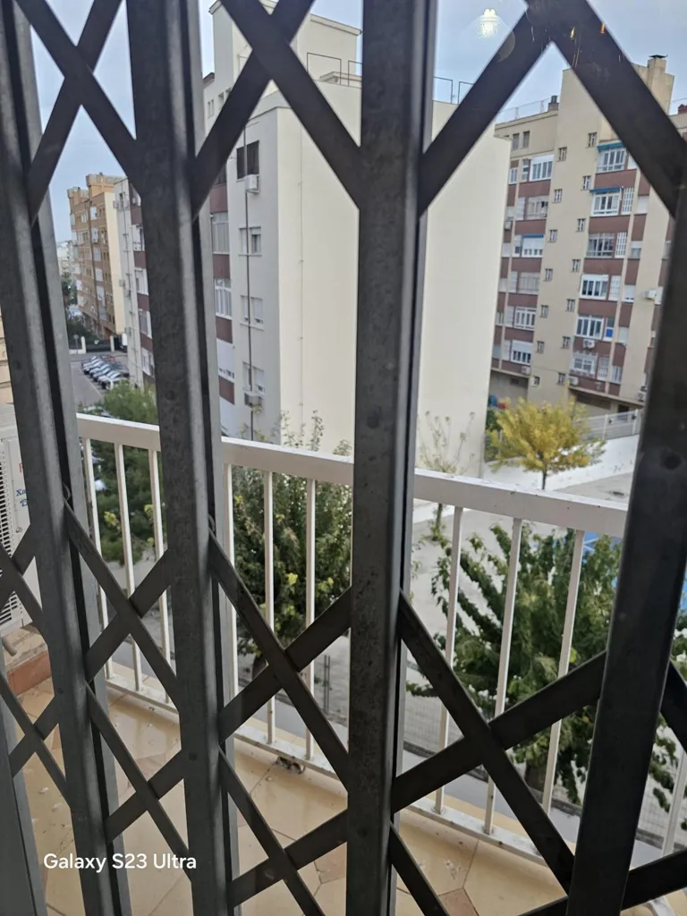 Balcon - Apartment with Balcony in Renfe Area