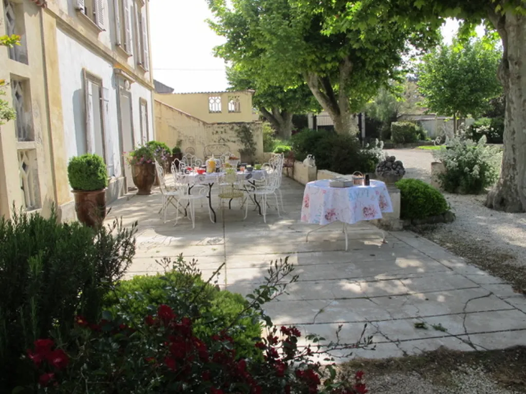 Jardin - Propriété pour Événementiel avec 10 Logements à Pernes-les-Fontaines