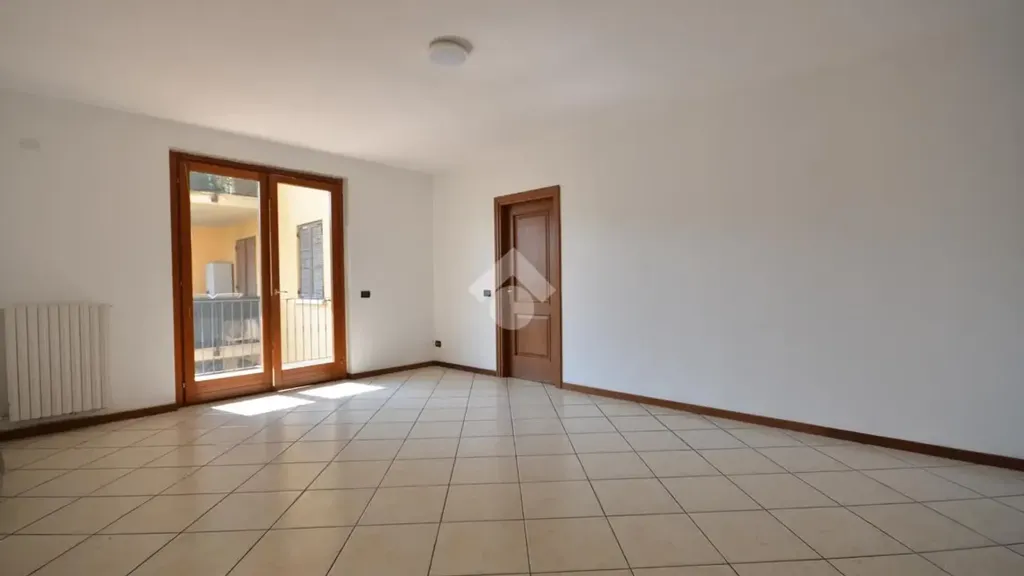 Séjour - Bright Trilocale with Balcony in Roncadelle