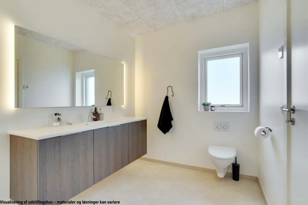 Salles de bain - Contemporary Villa with Garden in Herning
