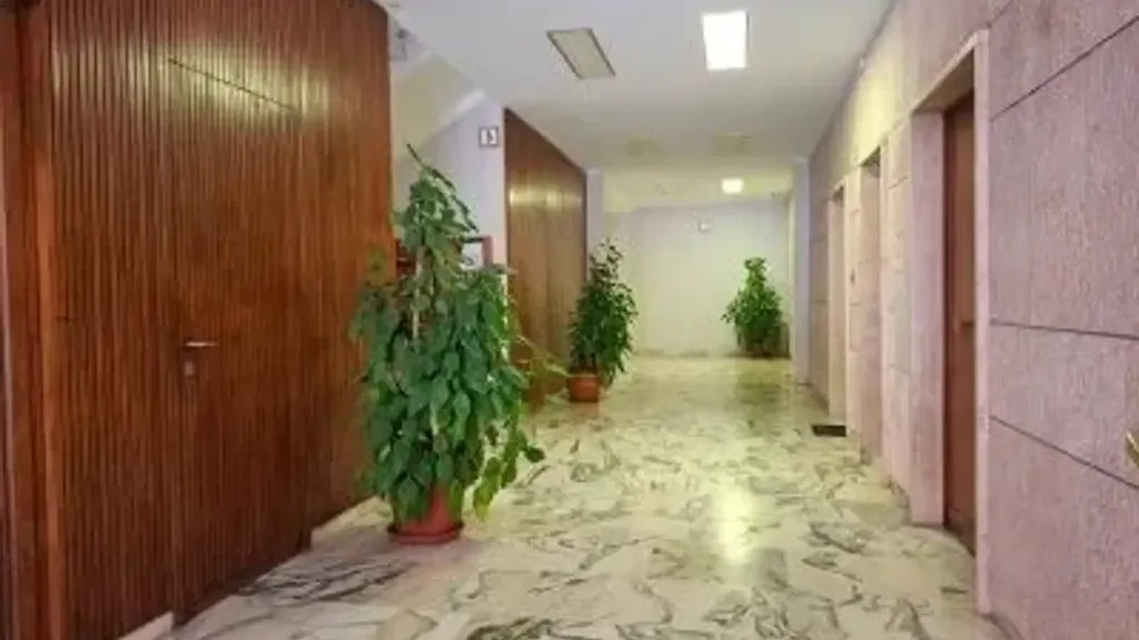 hallway_entrance