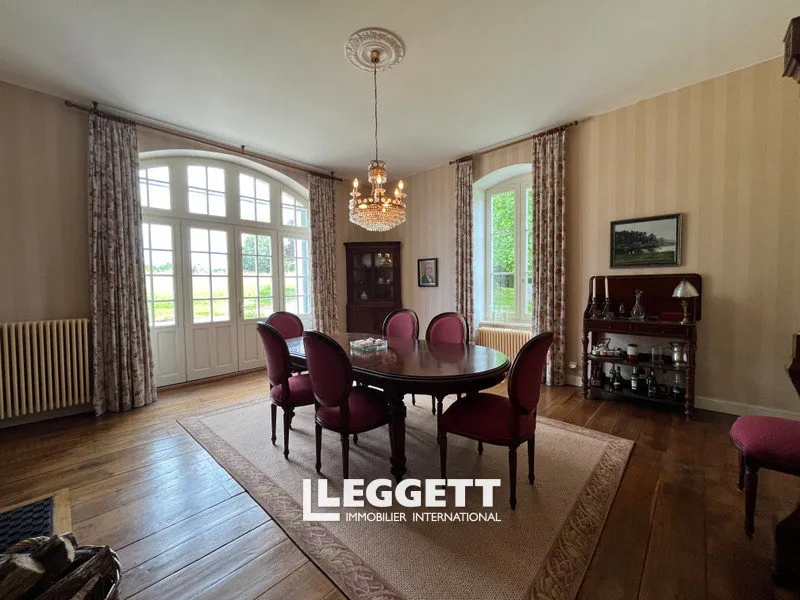 Sala da pranzo - Manor with Gîte in 7-hectare Park