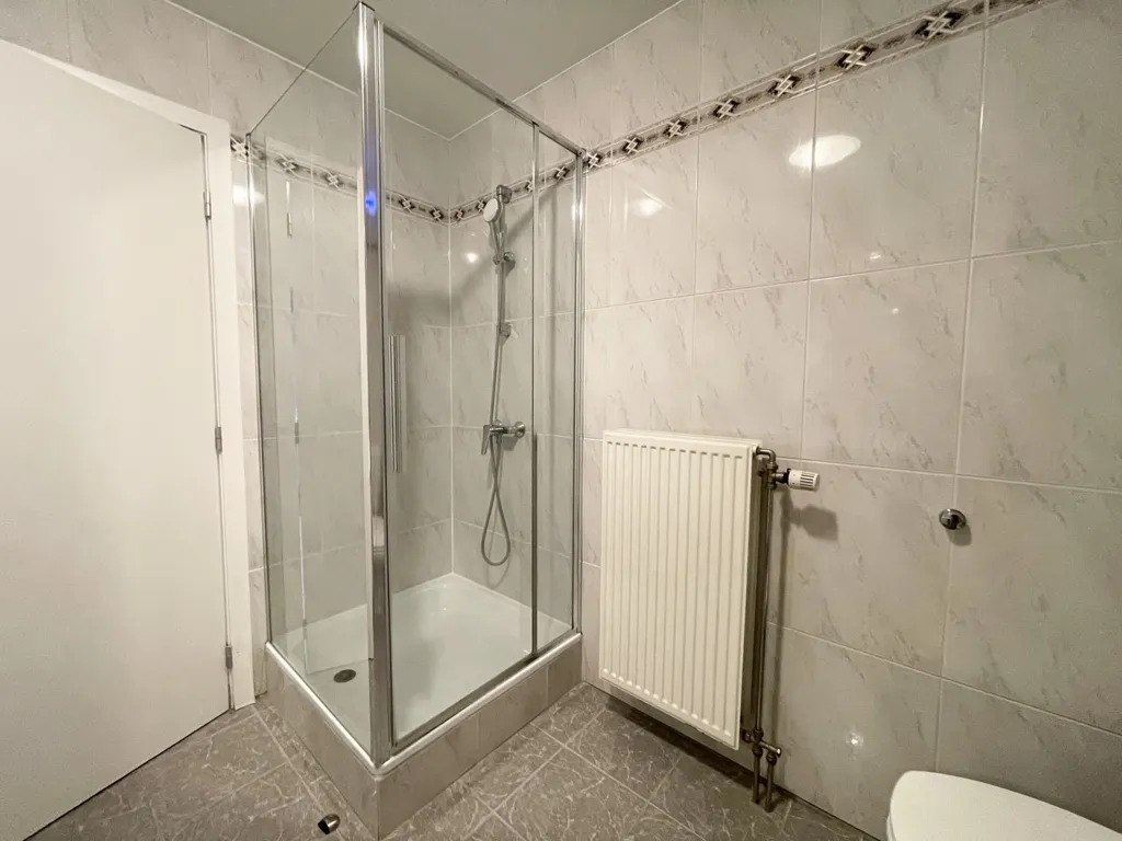Salles de bain - Maison 3 Façades avec Jardin à Wezembeek-Oppem
