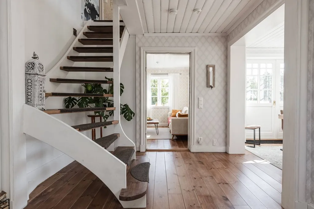 Toad - Charming Farmhouse with Stables in Västra Sund