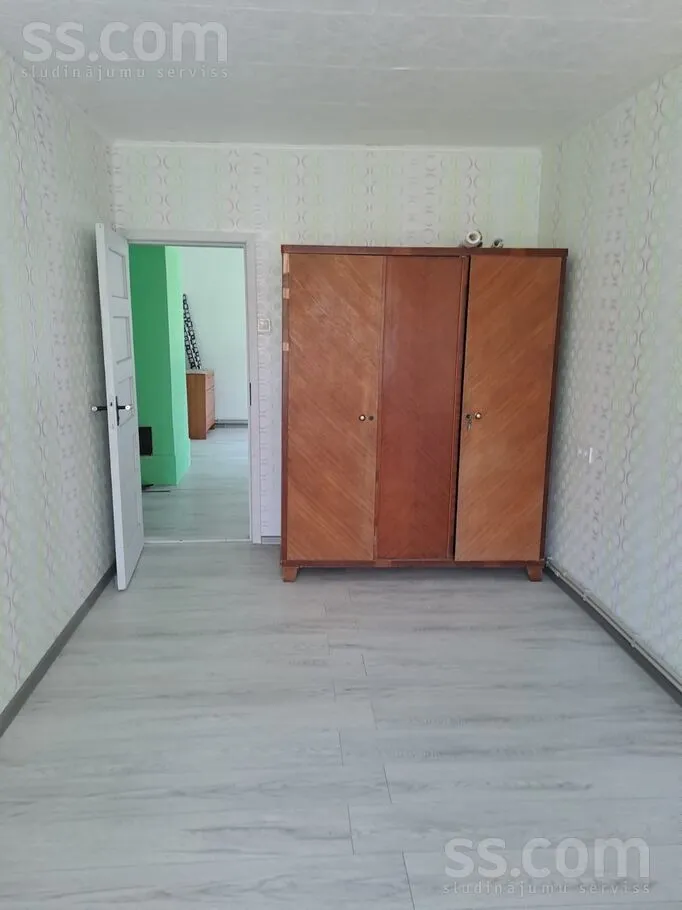Chambres - Modernised Flat with Storage Shed in Alsviķi