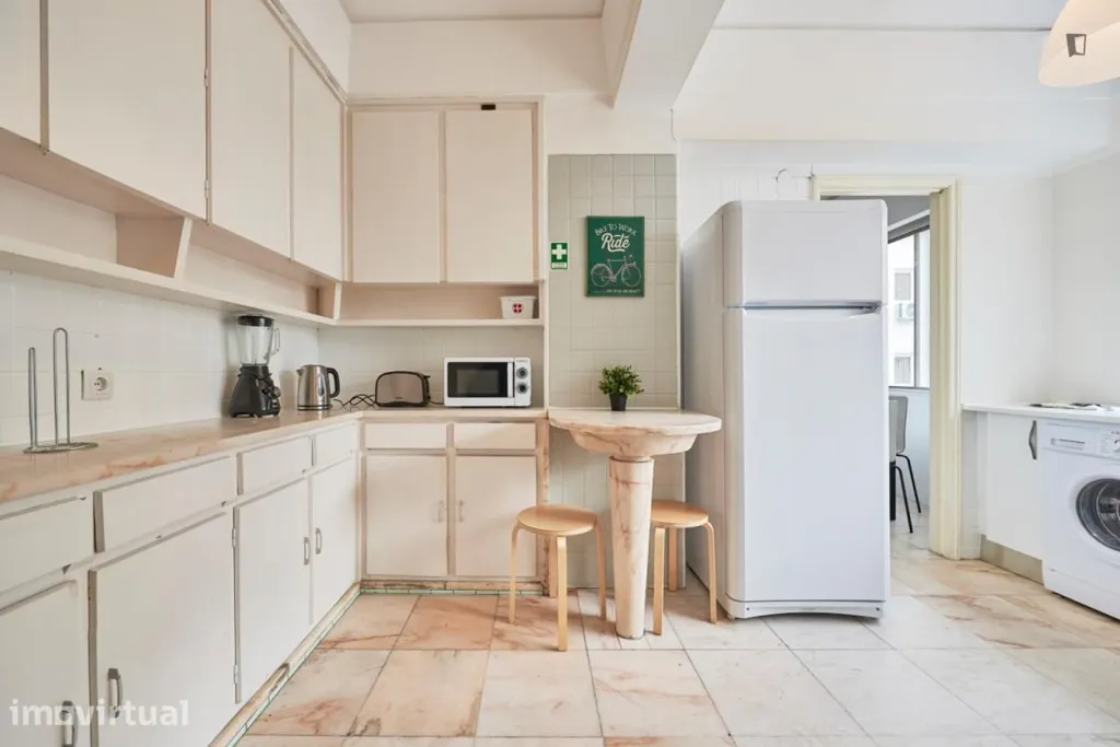 Kitchen - Student Room in Marquês de Pombal, Lisbon