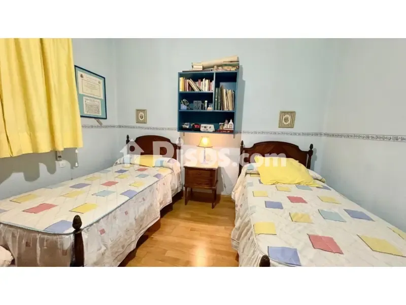 Bedrooms - Spacious Apartment with Balcony in Calle Asunción
