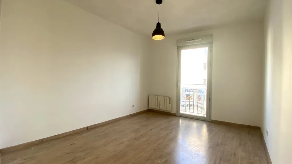 Rooms - Type 3 Flat with Balcony in Lyon 9ème