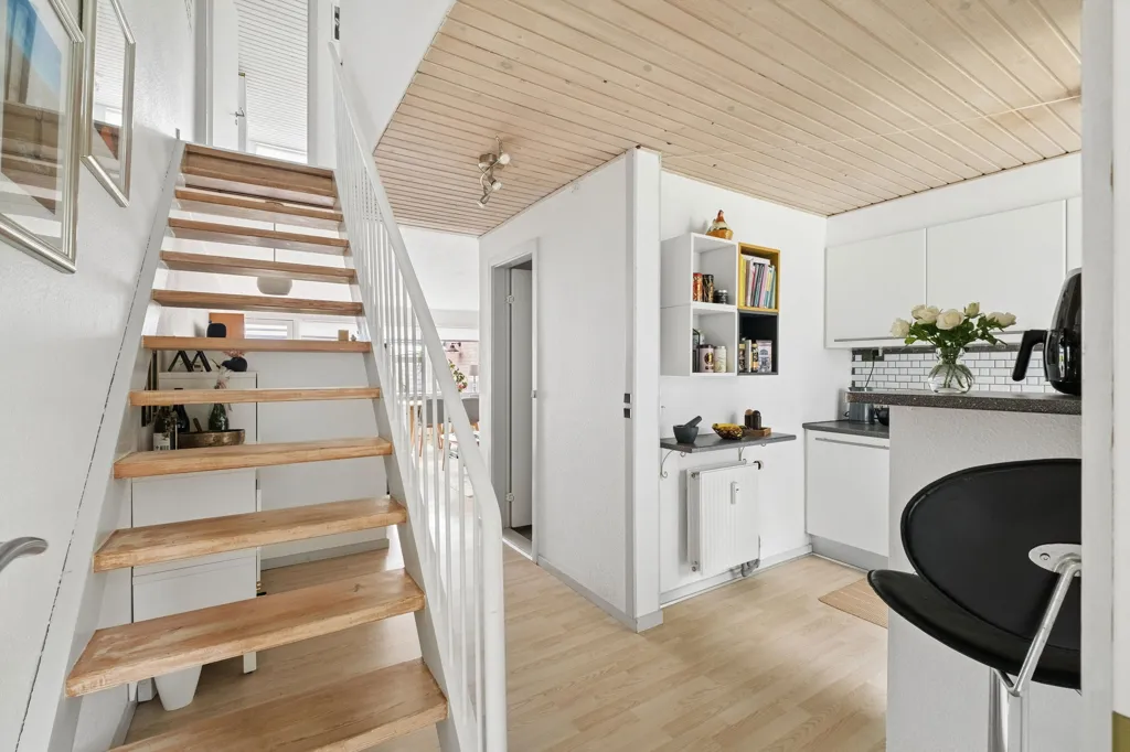 Pièces - 1960s Brick Row House in Aalborg SØ