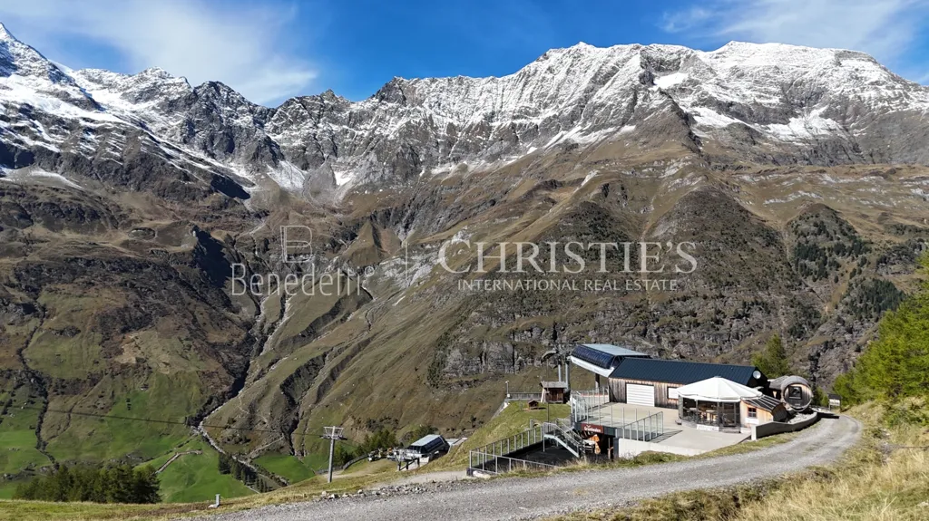 Alpine Hut with Panoramic Views in Pfelders