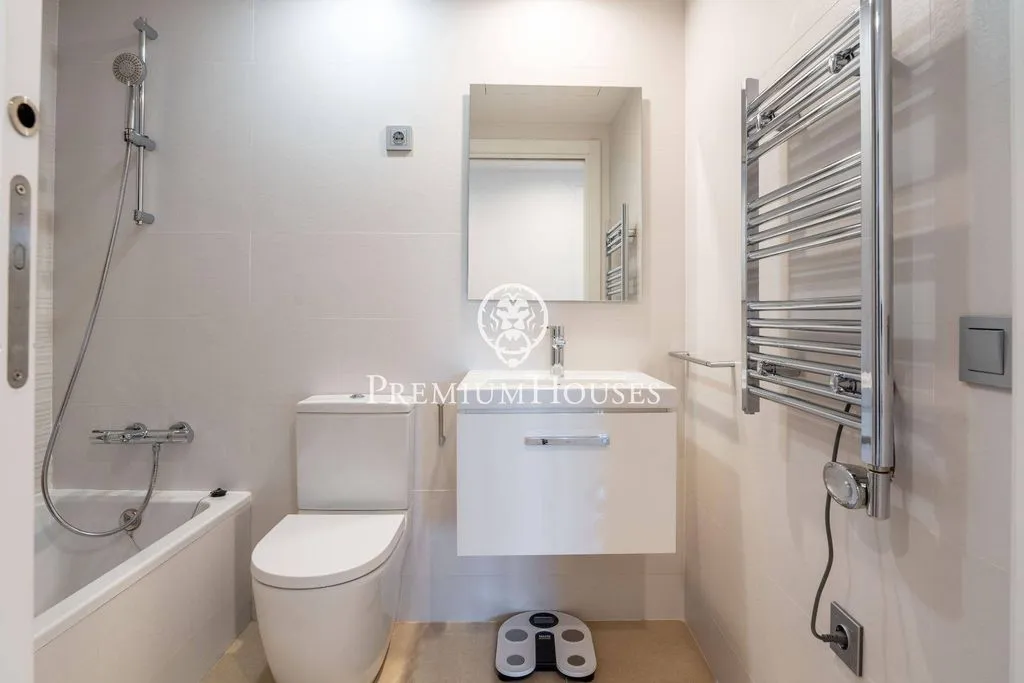 Vannitoad - Corner Flat with Pool in Sitges