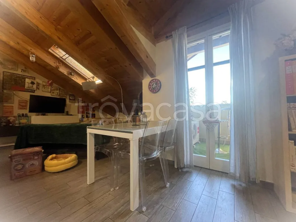 Salle à manger - Modern Apartment with Balcony in Trofarello