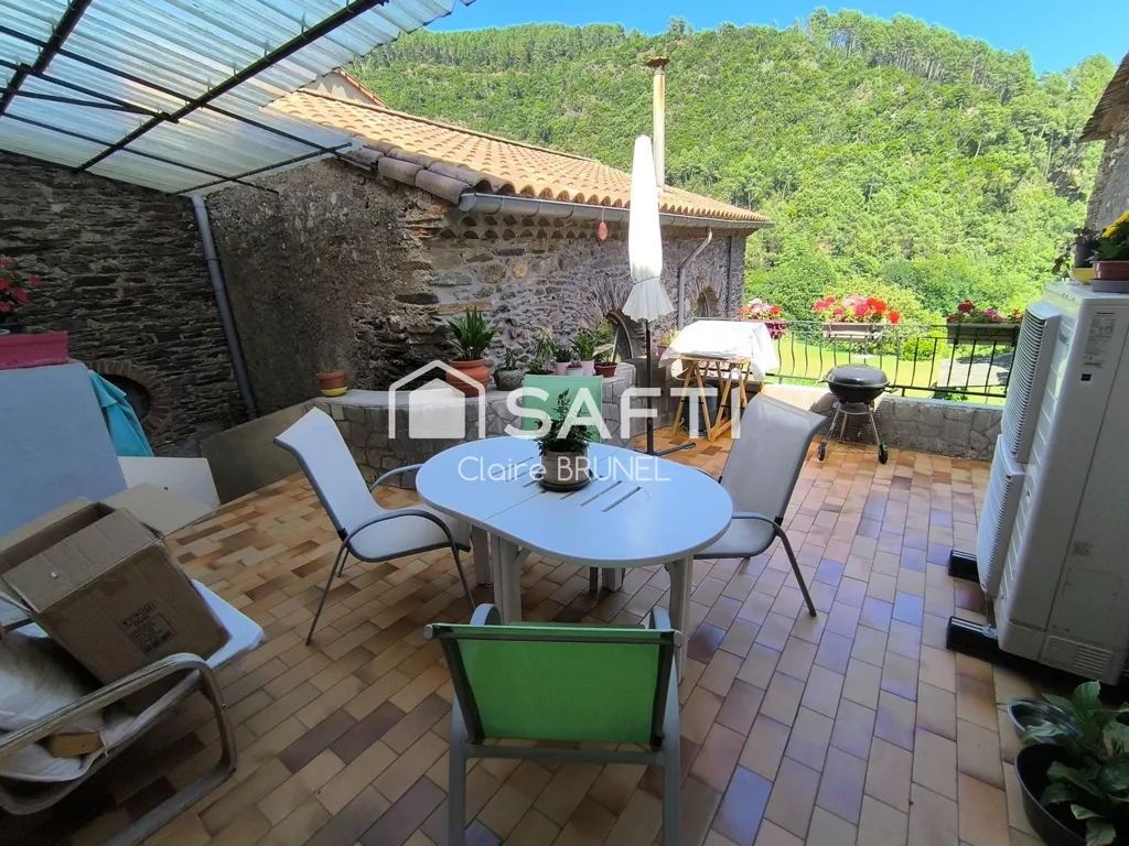 Terrasse - Maison Cévenole avec Jardin à Peyremale