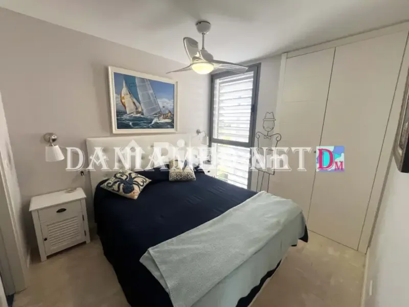 Chambres - Apartment with Pool in Deveses Playa