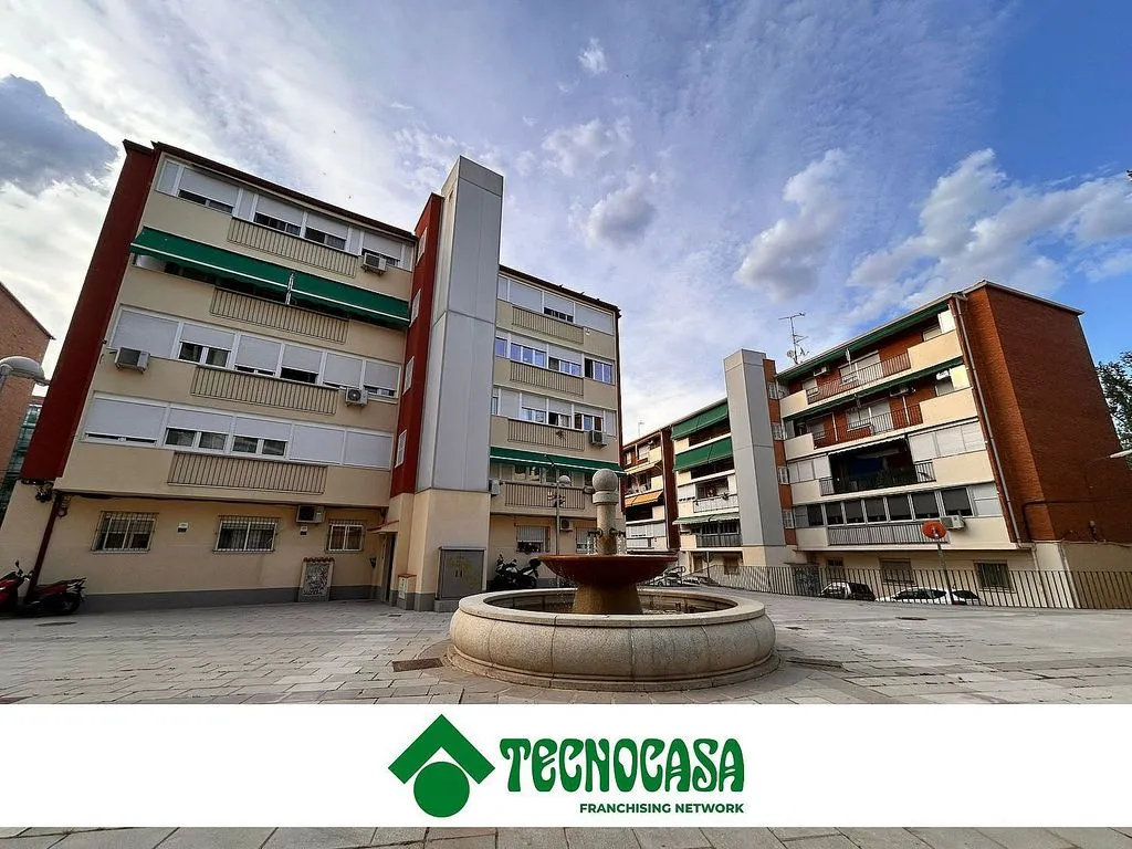 Extérieur - Reformed Flat with Balcony in Aluche