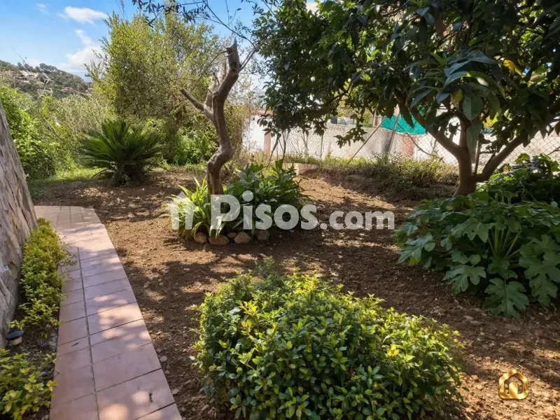 Aed - Four-Way House with Pool in Sant Fost