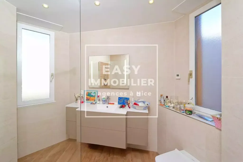 Bathrooms - Luxury Flat with Triple Exposure in Nice City Centre