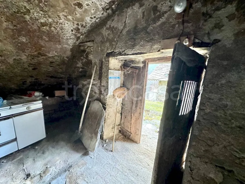 Köök - Rustic Stone House with Monviso View in Busca