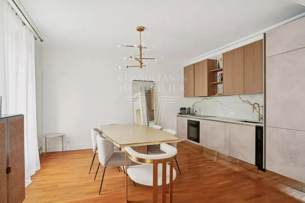 4-toaline korter asukohas Neuilly-sur-Seine
