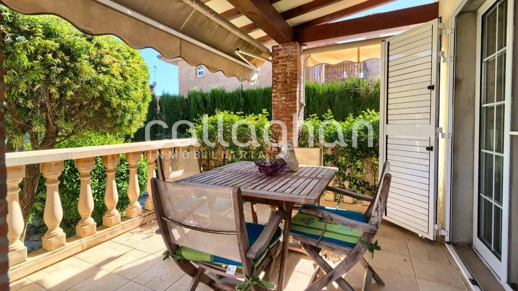 Terrace - Luxury Detached House with Pool in Paterna