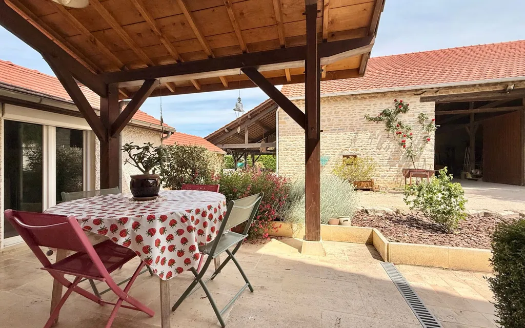 Terrass - Stone House with Pool and Barn in Countryside