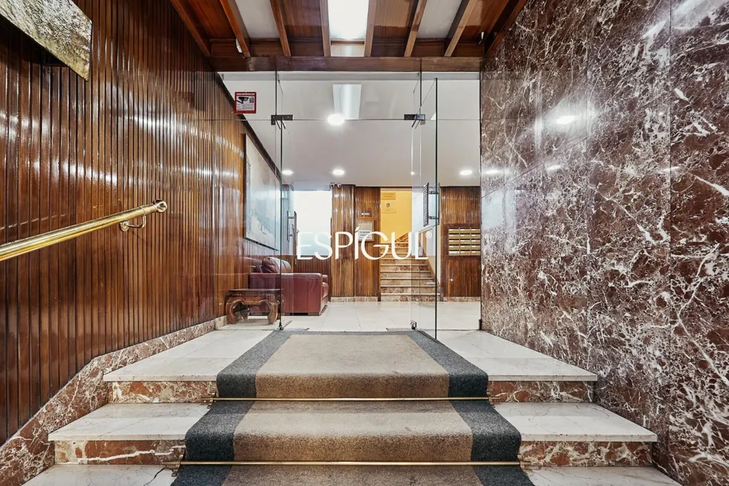 hallway_entrance