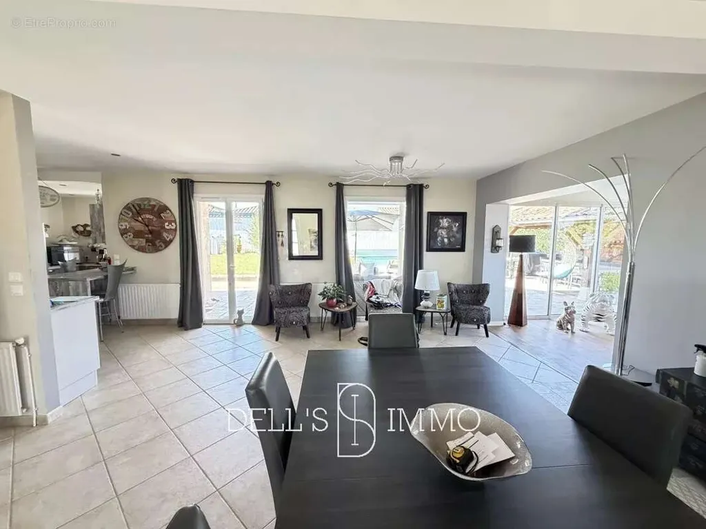 Söögituba - Quiet Duplex with Pool near Montmerle