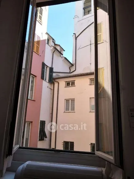 Rooms - Arched Bilocale in Genoa's Historic Centre