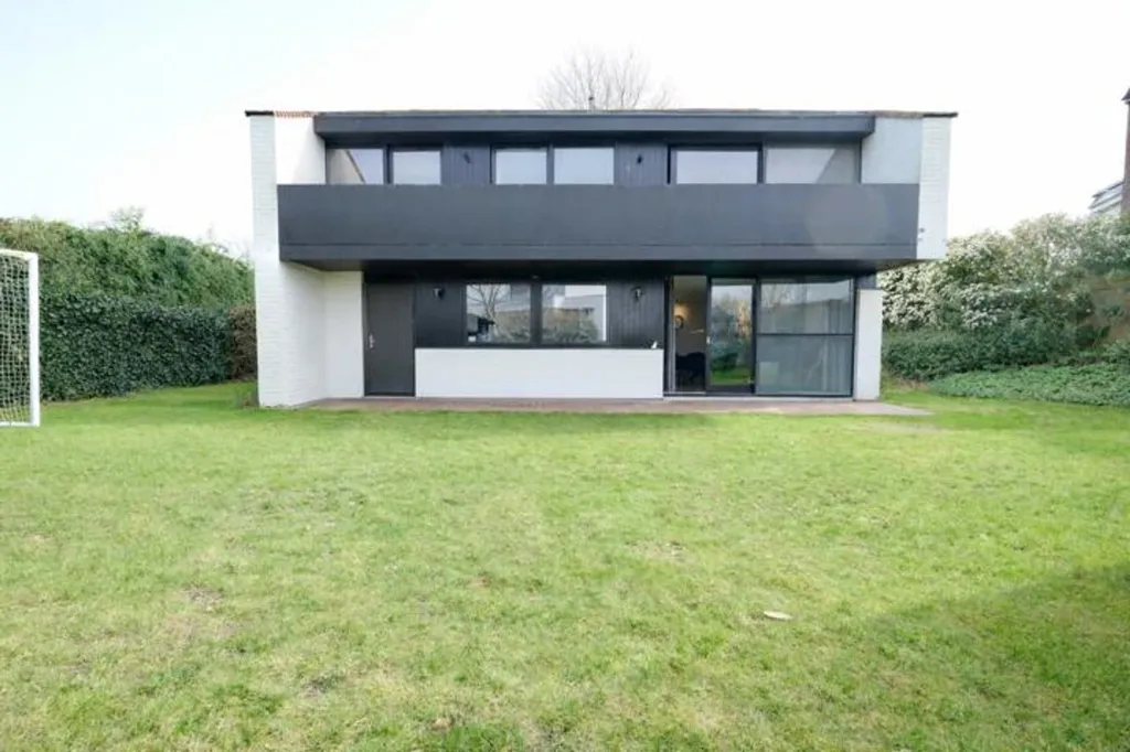 Esterno - Spacious 4-Front Villa in Sint-Pieters-Leeuw