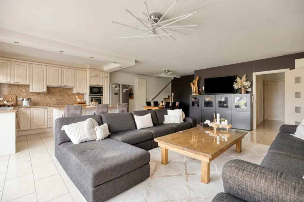 Soggiorno - Duplex with Garden and Garage in Central Location