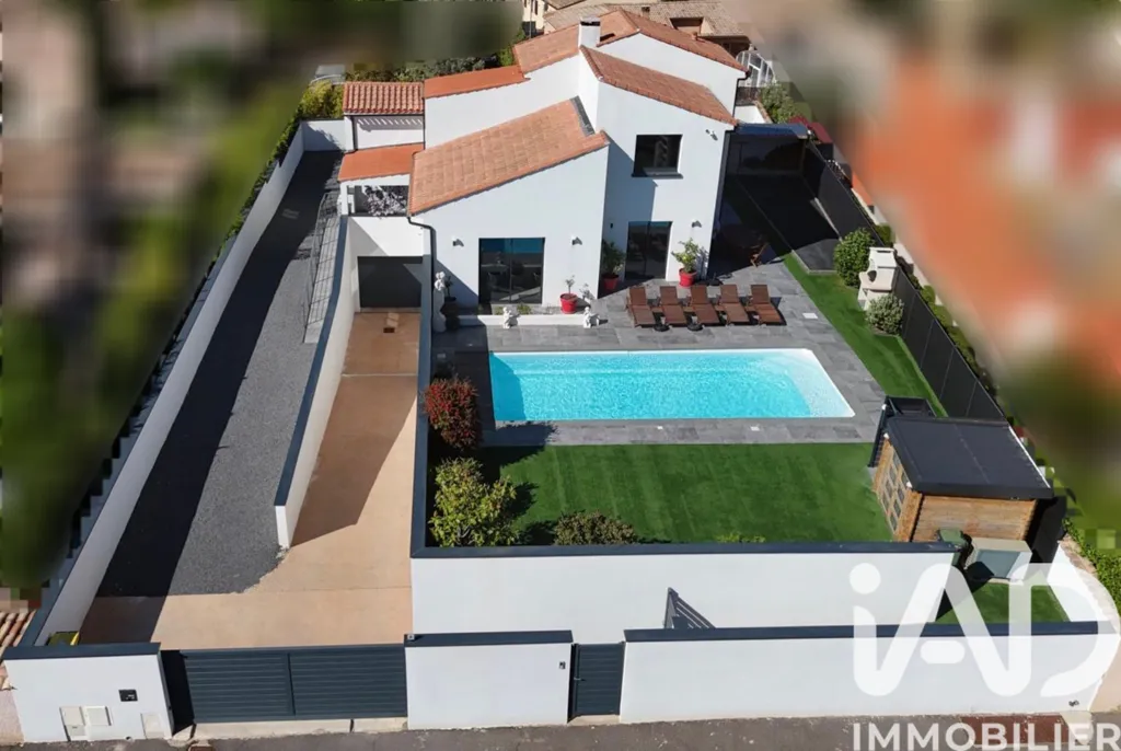 Õhuvaade - Renovated Villa with Pool in Portiragnes