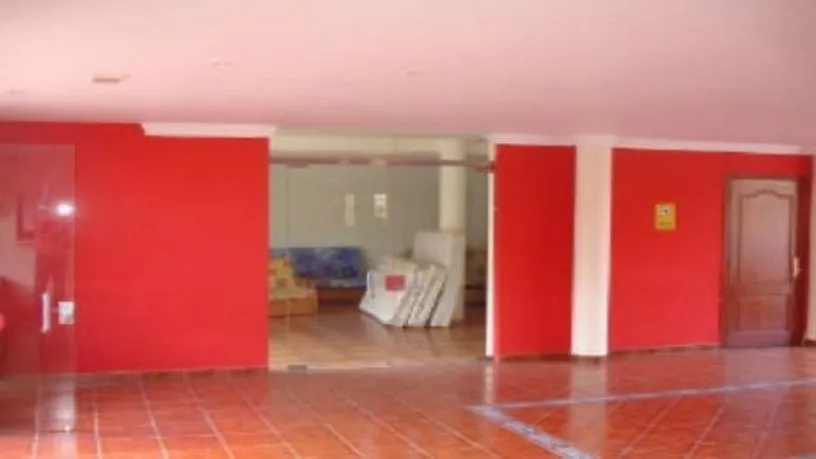 Entrée - Commercial Space with Street Access in Antigua