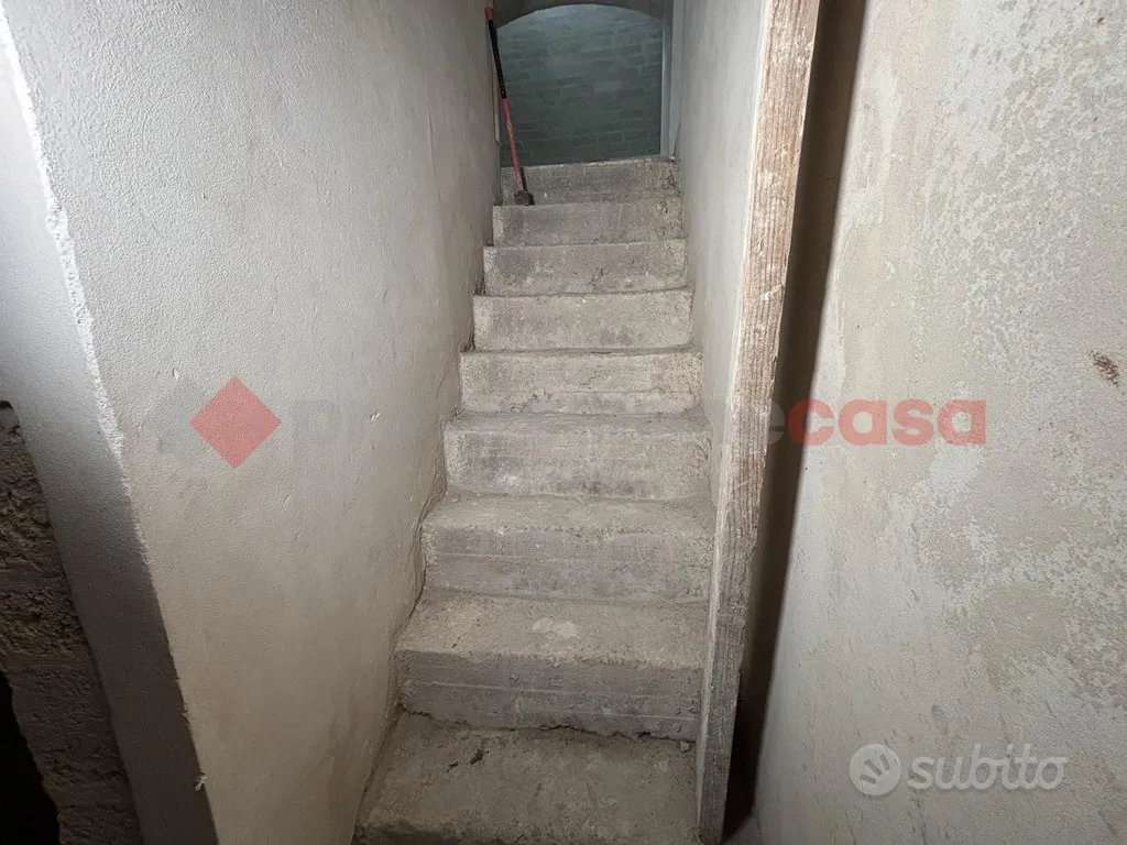 Pièces - Commercial Space with Vaulted Ceilings in Taranto