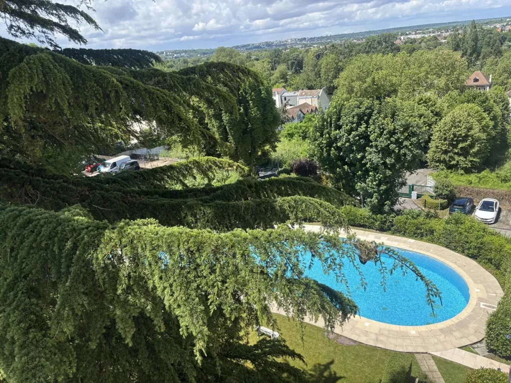 Õhuvaade - Traversing Flat with Balcony in Prestigious Residence