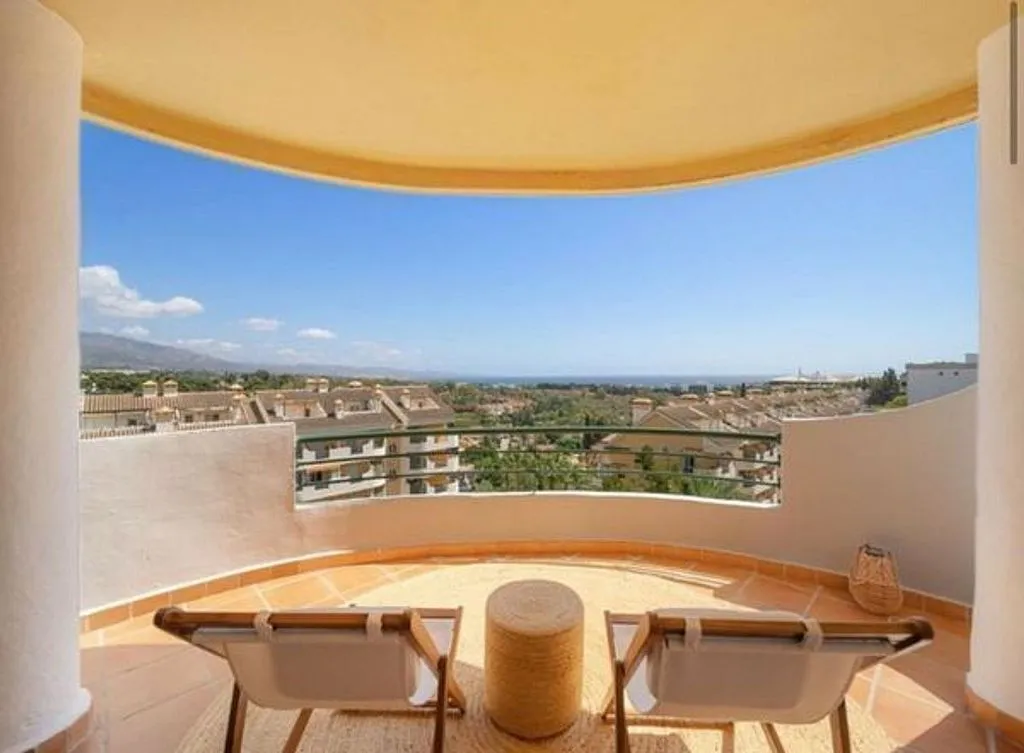 Balcon - Apartment with Pool in Nueva Andalucía Centre