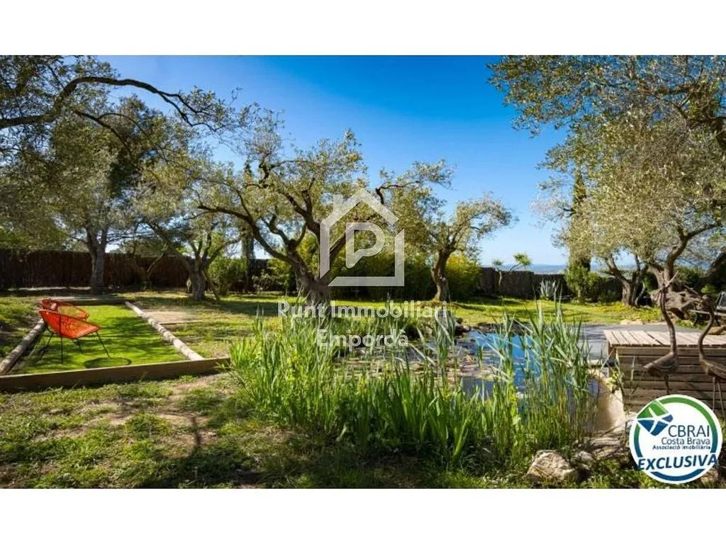 Giardino - Chalet with Pool in Palau-Saverdera