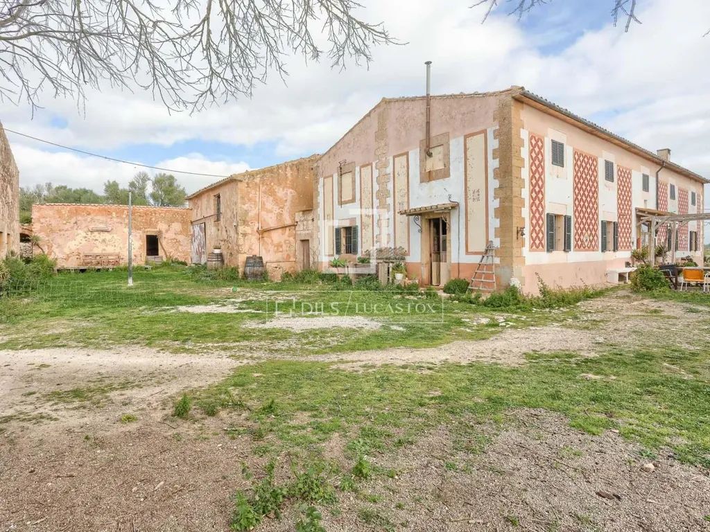 Jardin - Historic Estate with Equestrian Potential in Llucmajor