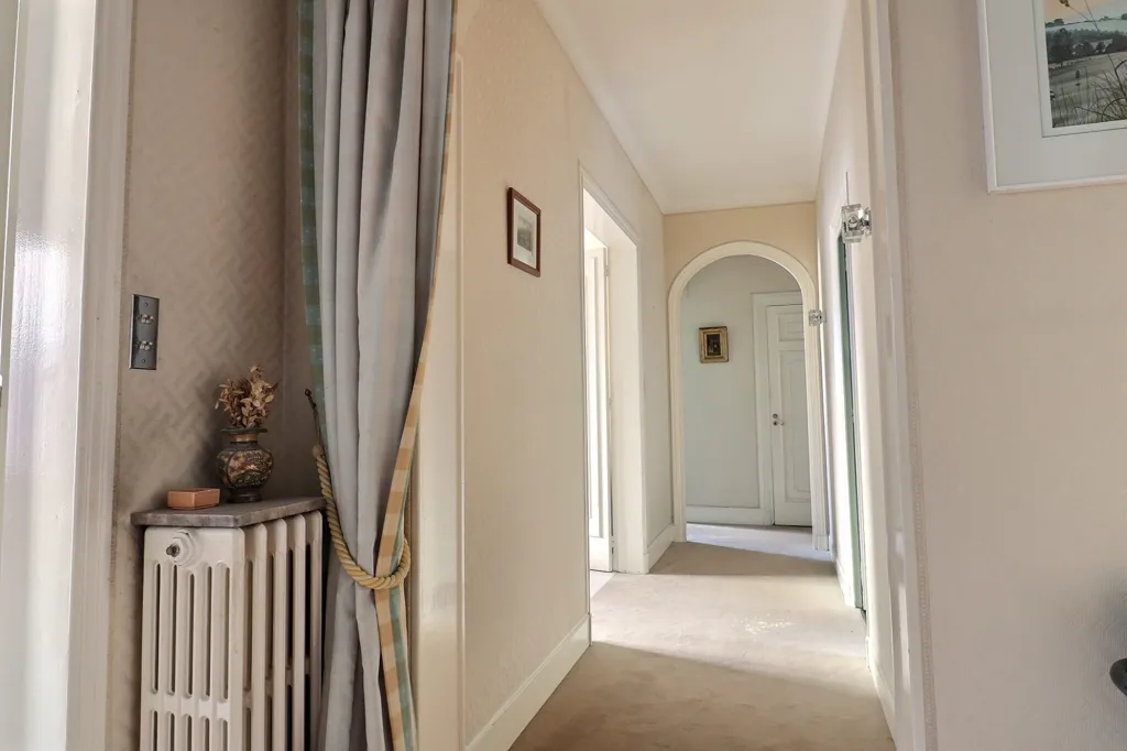 Hallway - Duplex Apartment with Private Garden in Chamalières