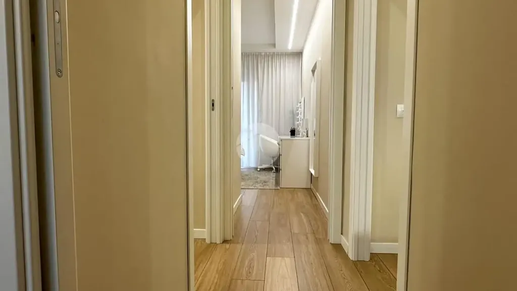 Entrée - Trilocale with Private Garden in Parma