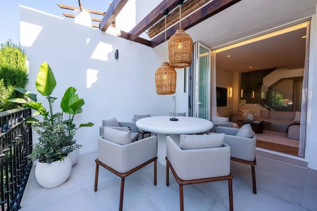 Terrasse - Luxury Semidetached House with Pool in Marbella