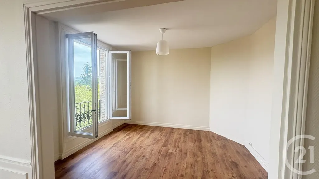 Pièces - Appartement 2 Pièces avec Accès RER à Sevran