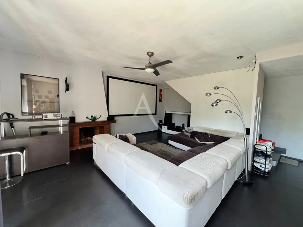 Séjour - Appartement Duplex avec Balcons à Pau