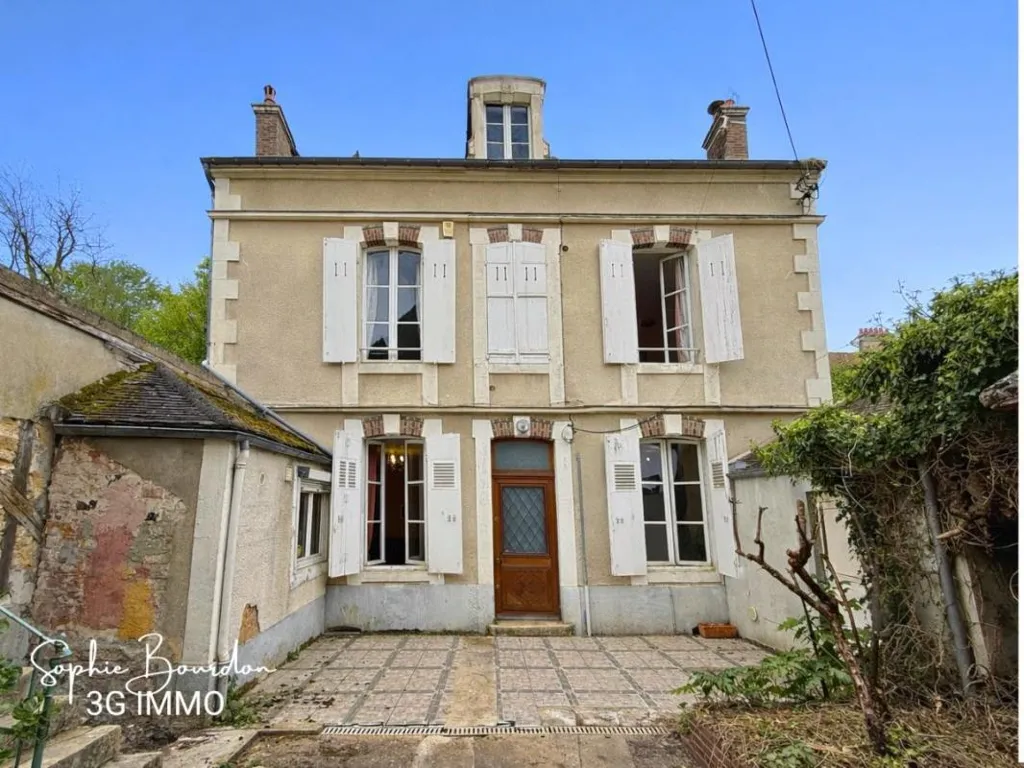 Extérieur - Maison Ancienne avec Cour à Auxerre