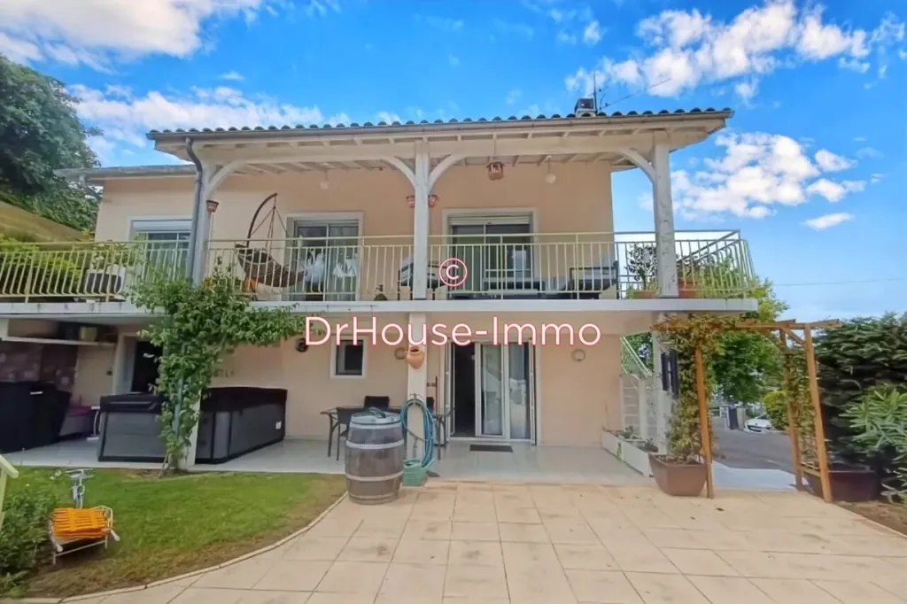 Extérieur - Maison avec Piscine et Terrasses à Gurmençon