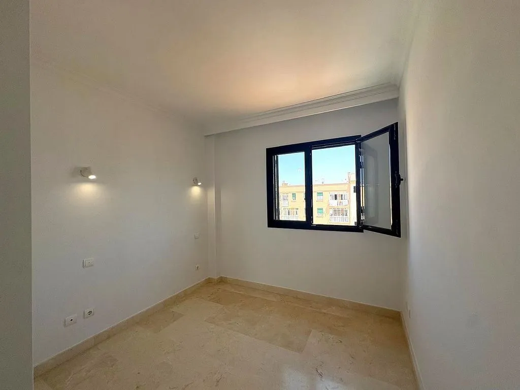 Pièces - Duplex with Terrace in El Molinar, Palma