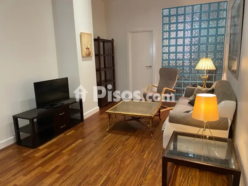 Elutuba - Ample 1-Bedroom Apartment with Balcony in Old Town