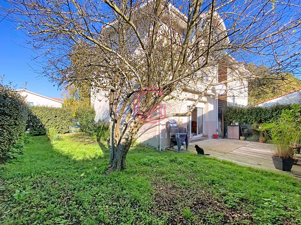 Jardin - Villa avec Piscine et Jardinet à Biscarrosse