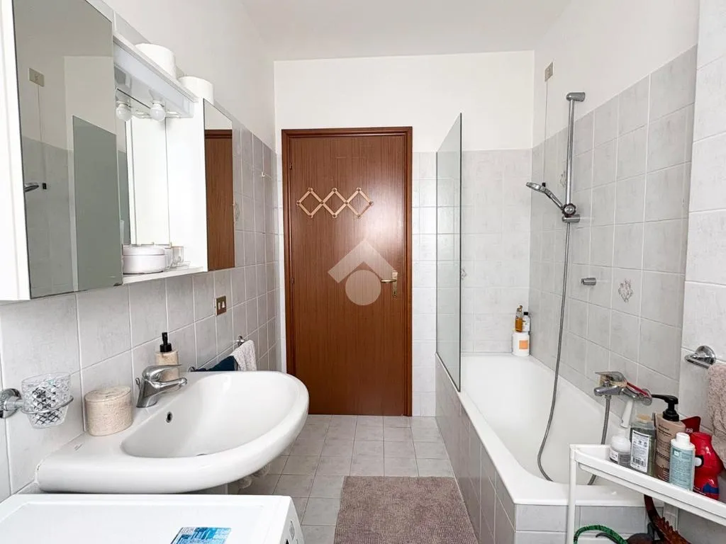 Bagni - Appartamento con balcone in zona tranquilla a Gallarate